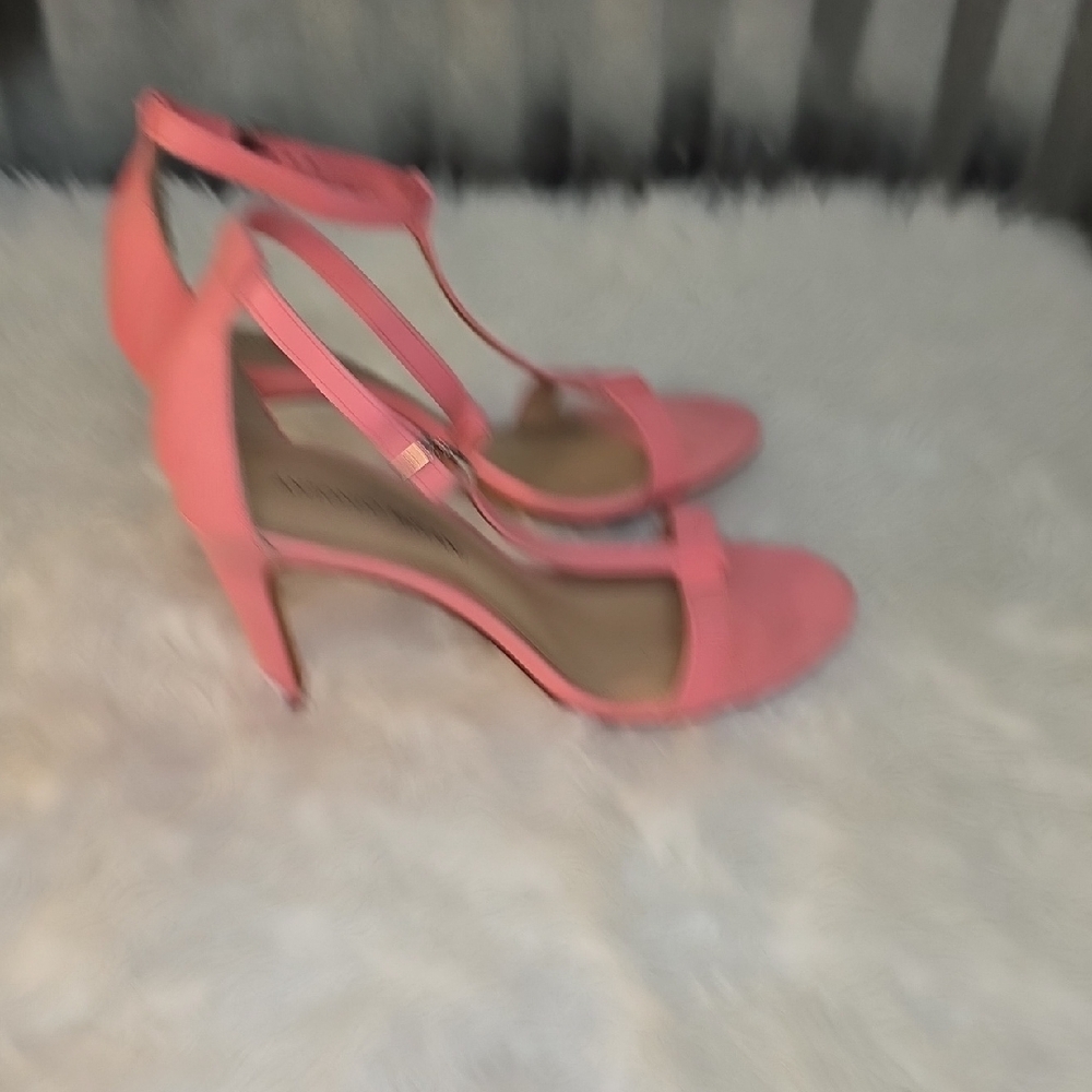 ANTONIO MELANI Pink T-Strap Heels - Picture 4 of 7